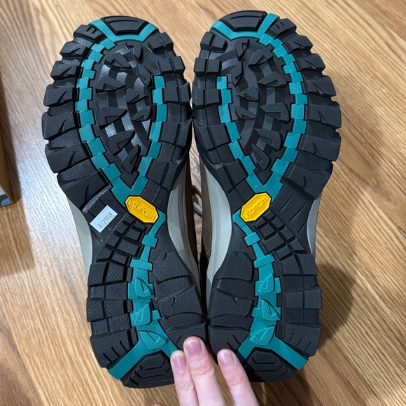 NWT Vasque Talus AT UltraDry Hiking Boot - Women's - Picture 6 of 9